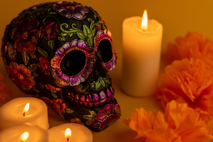 Dekoration zu Ehren des Fests der Toten in Mexiko