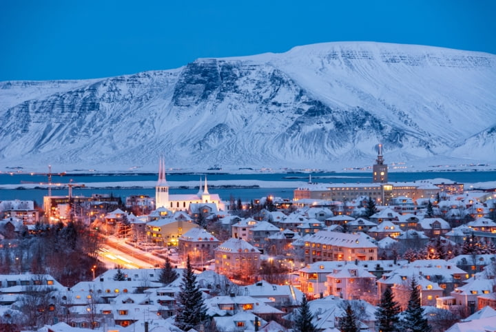 Blick auf Reykjavík im Winter