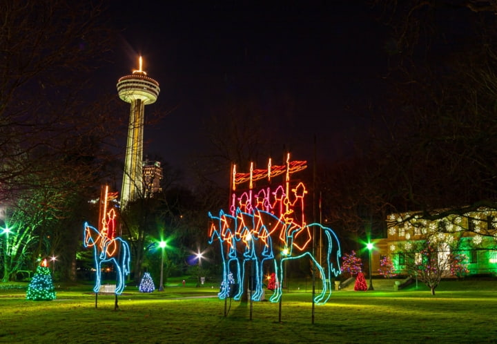Lichtinstallationen beim Festival of Lights in Ontario