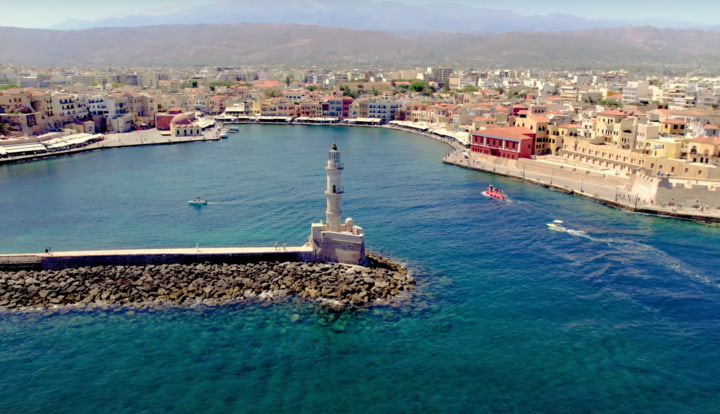 Blick auf Leuchtturm in Chania, Kreta