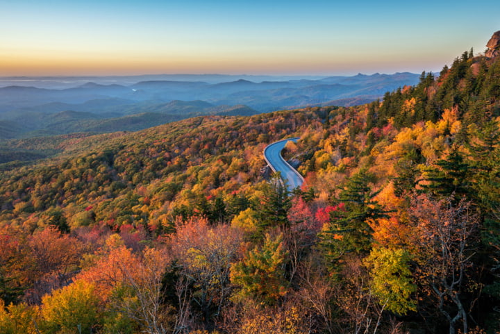 Linn Cove Viaduct im Blue Ridge Parkway, North Carolina