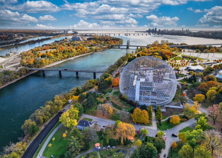 Luftaufnahme der Stadt Montréal im Herbst