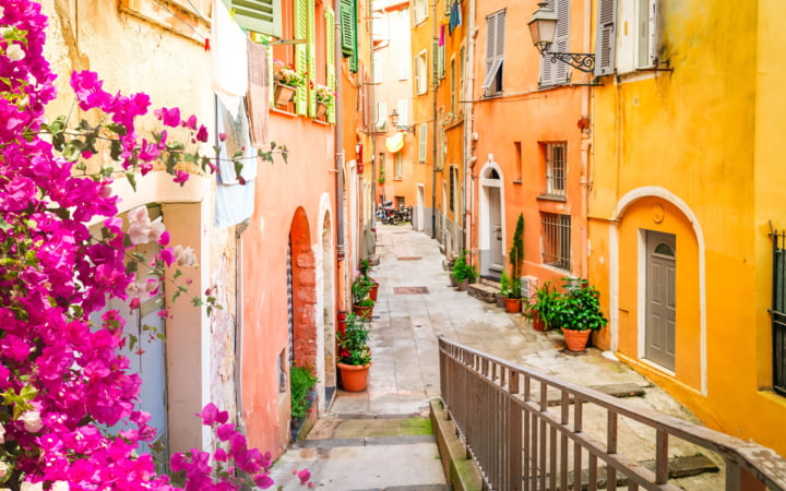 Gasse in der Altstadt von Nizza